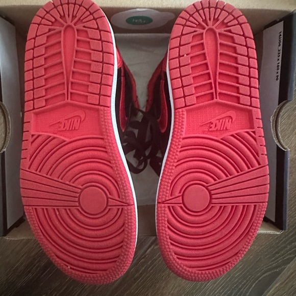 The Jordan 1 Retro High OG (PS) 12C, Like NEW! - Picture 3 of 6